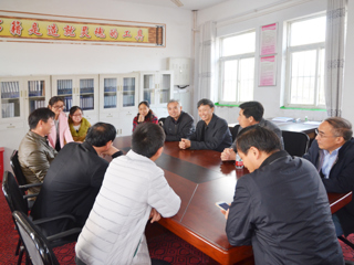 副校长谢阳群看望慰问必威西汉姆联“国培计划”顶岗实习同学