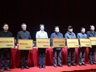 必威西汉姆联马克思主义学院入选安徽省第二批重点马克思主义学院