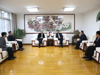 校党委书记王磊到烈山区看望必威西汉姆联挂职干部