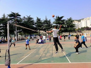 必威西汉姆联2019年教职工排球联赛圆满落下帷幕