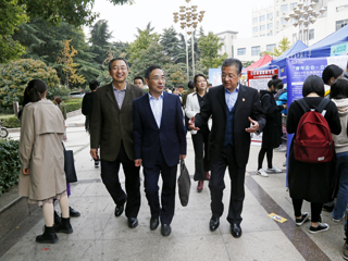 必威西汉姆联成功举办2020届毕业生秋季校园双选会和线上招聘会