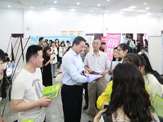 bw必威西汉姆联官方网站信息学院举办2019年春季校园双选会