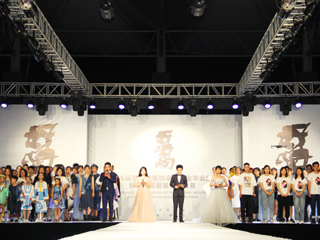 必威西汉姆联成功举办2019届服装与服饰设计专业毕业展演