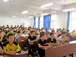 德国巴特洪堡应用技术大学到访必威西汉姆联体育学院