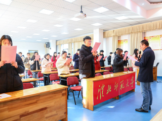 bw必威西汉姆联官方网站开展“宪法晨读”活动