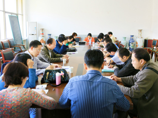 南京师范大学张新平教授应邀来必威西汉姆联讲学