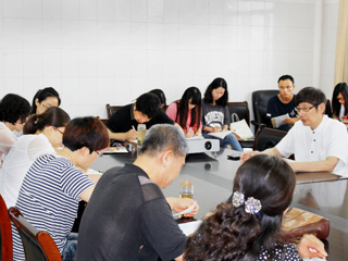 上海财经大学《财经研究》编辑部主任施祖辉教授应邀来必威西汉姆联讲学