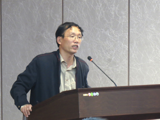 上海师范大学张剑光教授应邀来必威西汉姆联讲学