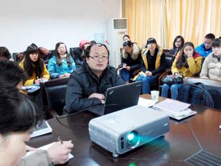 《新文学史料》编辑刘伟应邀来必威西汉姆联讲学