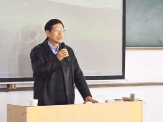华东师范大学陈建华教授应邀来必威西汉姆联做学术报告