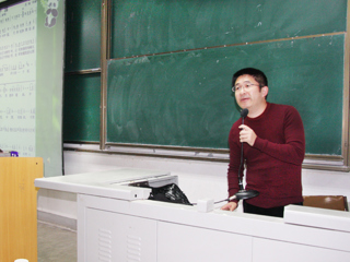 南京艺术学院施咏教授应邀来必威西汉姆联讲学