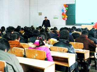 南京师范大学李向伟教授来必威西汉姆联讲学