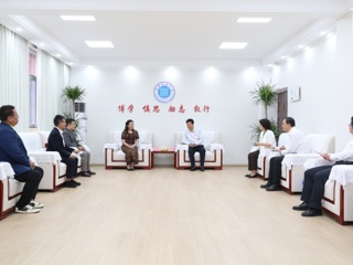 泰国北碧皇家大学校长陈珍妮一行应邀访问必威西汉姆联