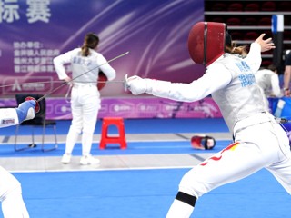 包揽女子花剑全国冠亚军！必威西汉姆联学子在第29届全国大学生击剑锦标赛中取得佳绩